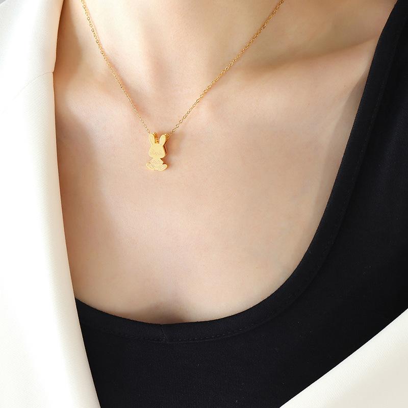 

Niche Design Sense Ключичная цепочка из титановой стали с позолотой, милый кролик, мультяшный персонаж, ожерелье для девушки в том же стиле