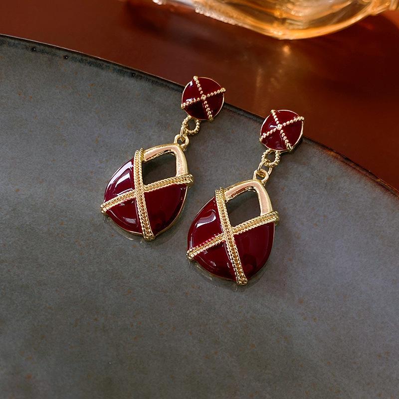 Vintage French-Style Silver Needle Earrings - Women's Elegant Studs with Retro Court Charm