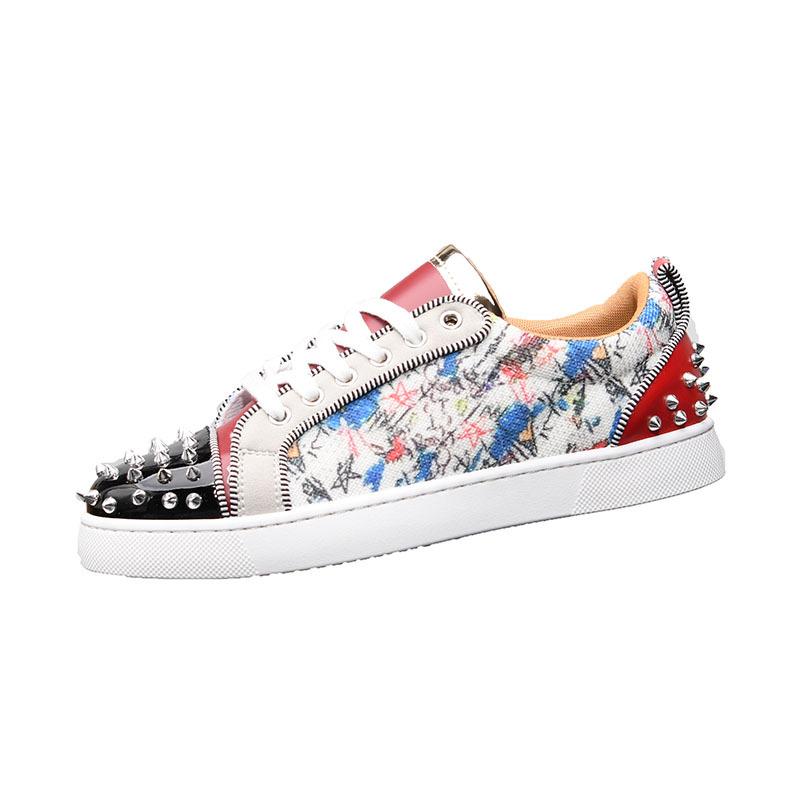 Atmungsaktive Frühlings-Neue Nieten Rote Sohle Schnürschuhe Strass Low-Top Deodorant Board Schuhe 2m