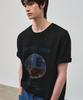 ALYSS [Kenshi X Alice] Mesh Spread Artwork Half T-Shirt [Black]