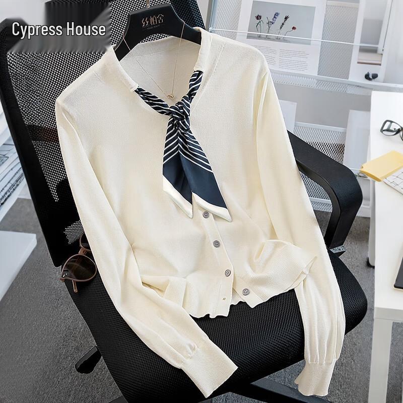 

Женский трикотажный свитер с V-образным вырезом Sisbys One Size