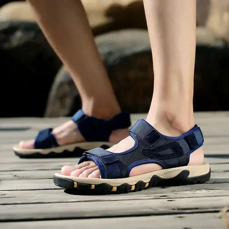 Módní horký výprodej Pánské letní sandály Plážové Kožené Prodyšné pro muže Sandály Outdoorové sporty Retro Lehké sandály Plus size 38-47