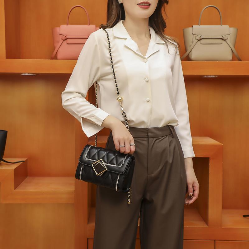 2024 Summer New Niche High-End Mini Handbag for Women, Fashionable Commuting Single-Shoulder Quilted Chain Crossbody Bag