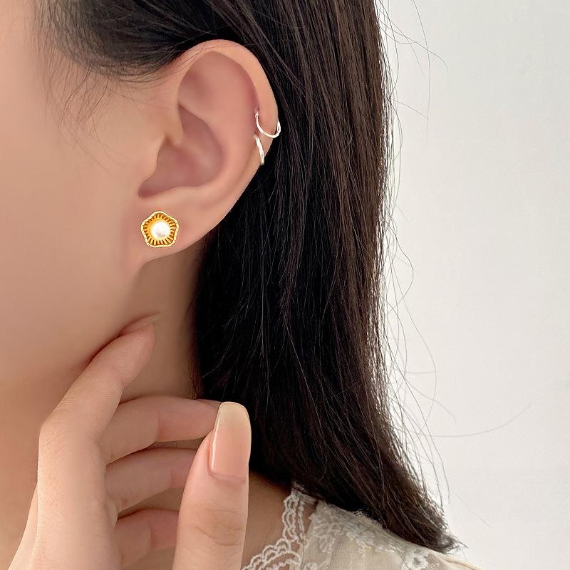 Sweet Flowers Pearl Earrings for Women Light Luxury High-end Girl-Sense Earrings