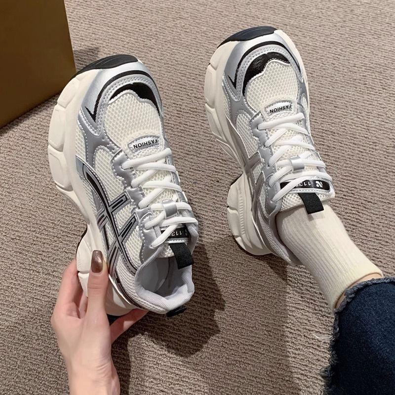 

Кроссовки на платформе для женщин 2025 весна и лето новые универсальные и легкие для бега жареная улица сетка дышащие кроссовки для женщин 35 серебряный