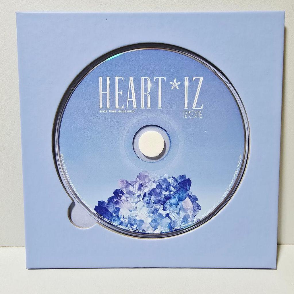 [USED] IZ*ONE HEART IZ Yuri Ver. CD ALBUM