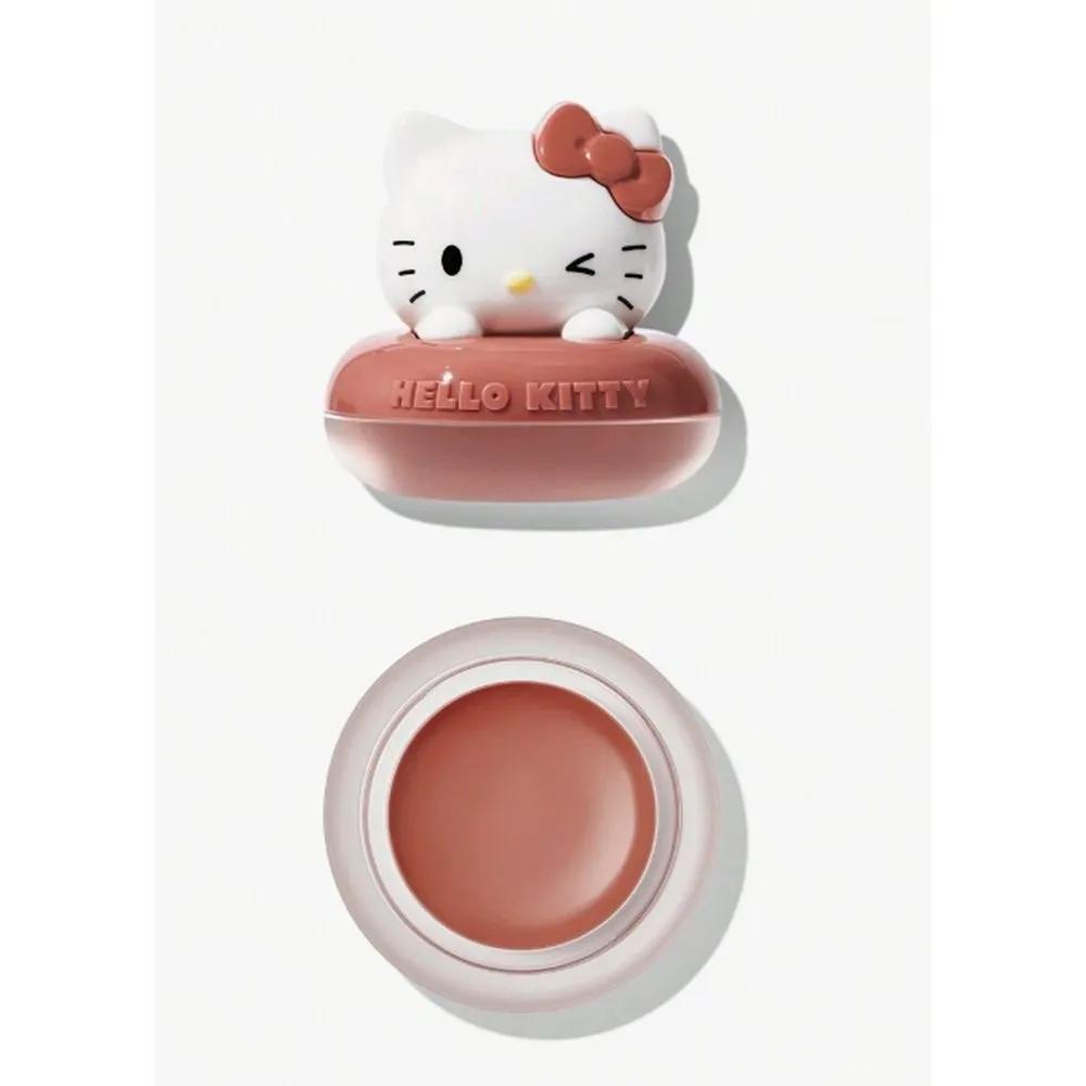 

Hello Kitty Cream Blusher Coastal Charming_Friends Trip