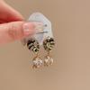 "Retro Silver Needle Irregular Pearl French Earrings - Niche Design and Fashionable"