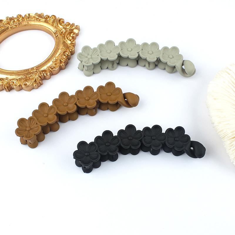 Flowers Twist and Curl with Small-sized Hair Volume Simple Vertical Hair Clips with Anti-slip PropertiesVersatile Hair Clips for The Back of The Head.