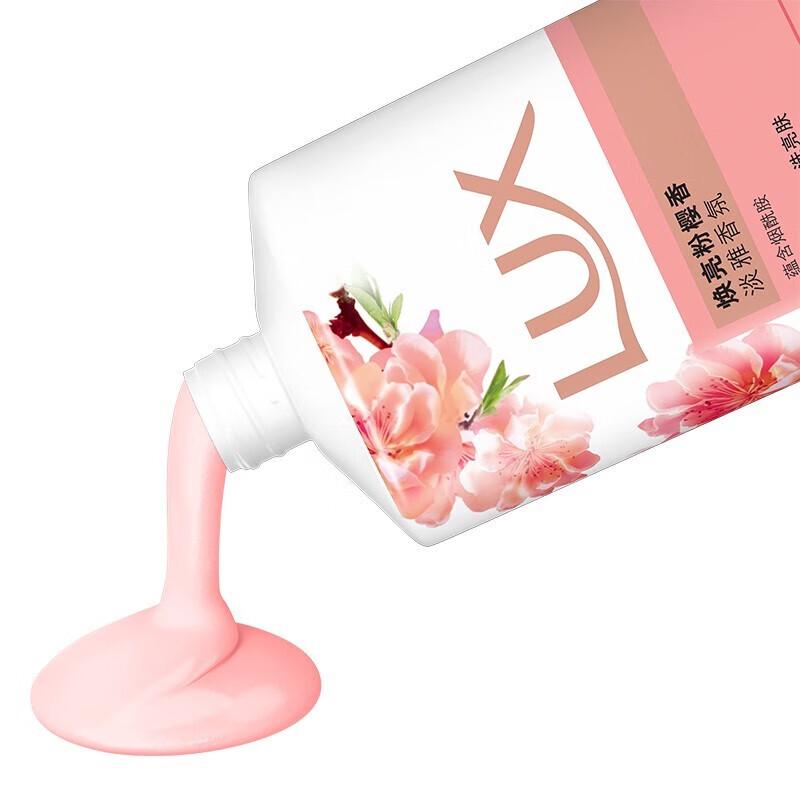 LUX Brightening Pink Cherry Blossom Body Wash