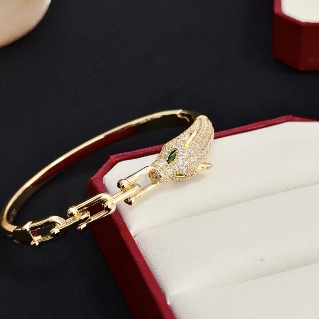 Leopard head diamond-encrusted bracelet with interconnected ends perfect for gifting and everyday wear, made of hypoallergenic material