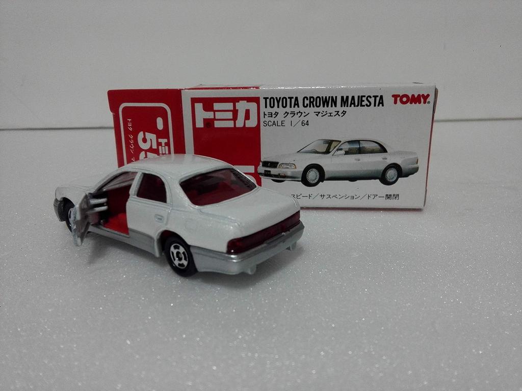 Tomica 55 Toyota Crown Majesta in storage Crazy Miniature Car Circle with case Shipped from Amazon warehouse No. (Made China) - Long-term -