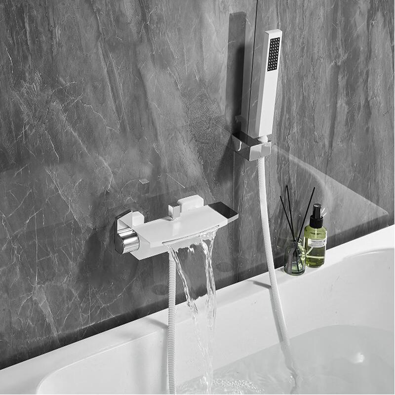 Yipan Wall-Mounted Bathtub Faucet