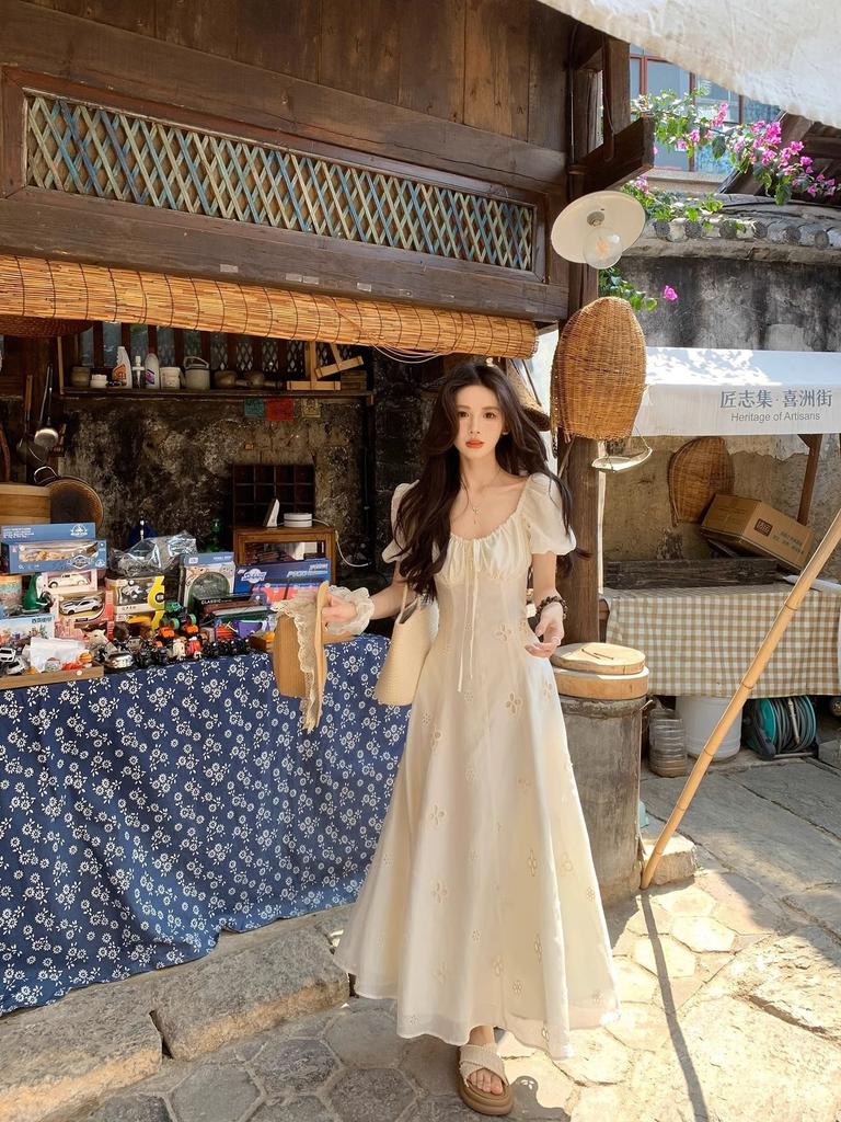 A sweet peach yikett on the run princess long dress summer temperament vacation style thin design white dress