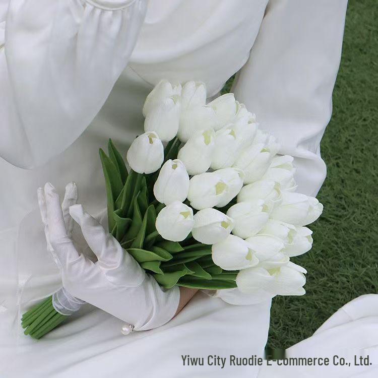 High-Quality Tulip Faux Flower Bouquet for Luxurious Indoor Decor