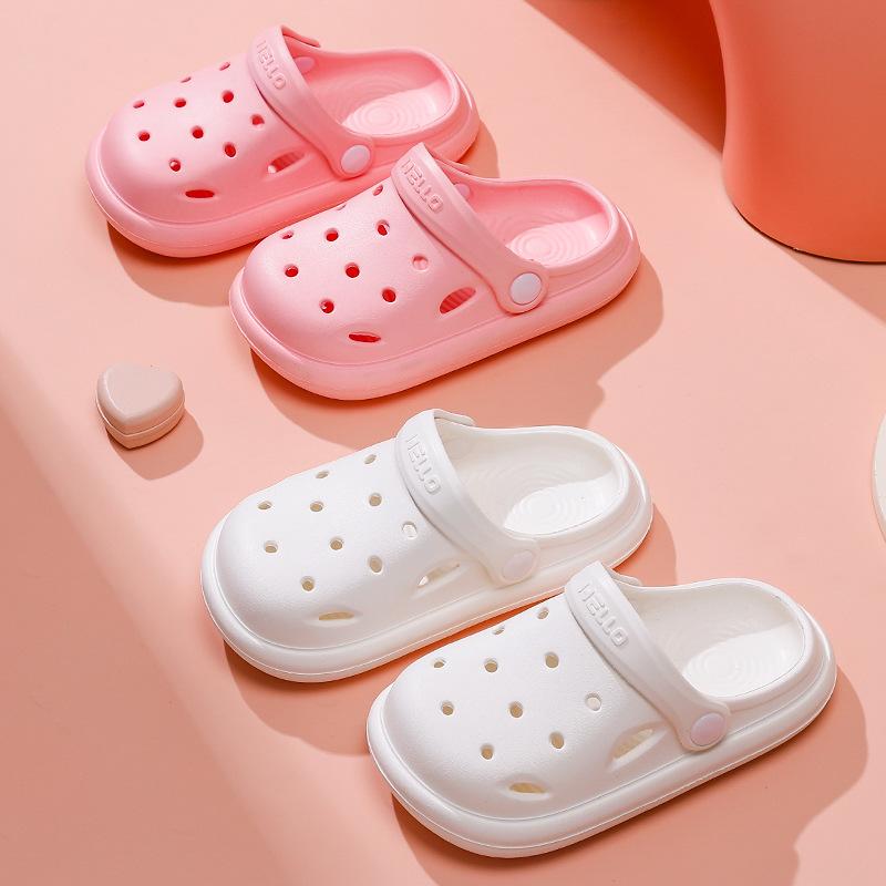 Children's Slippers Solid Color Hole Shoes Girls Boys with Soft Soles Baby Bags Perforated Shoes Home and Baby Sandals