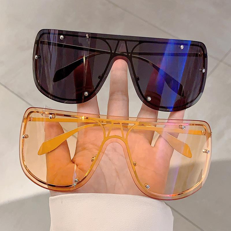 Big Frame Oversized Vintage Sunglasses Women For Men Luxury Brand Designer Sun Glasses Popular Outdoor Goggle Punk Rivet Shades
