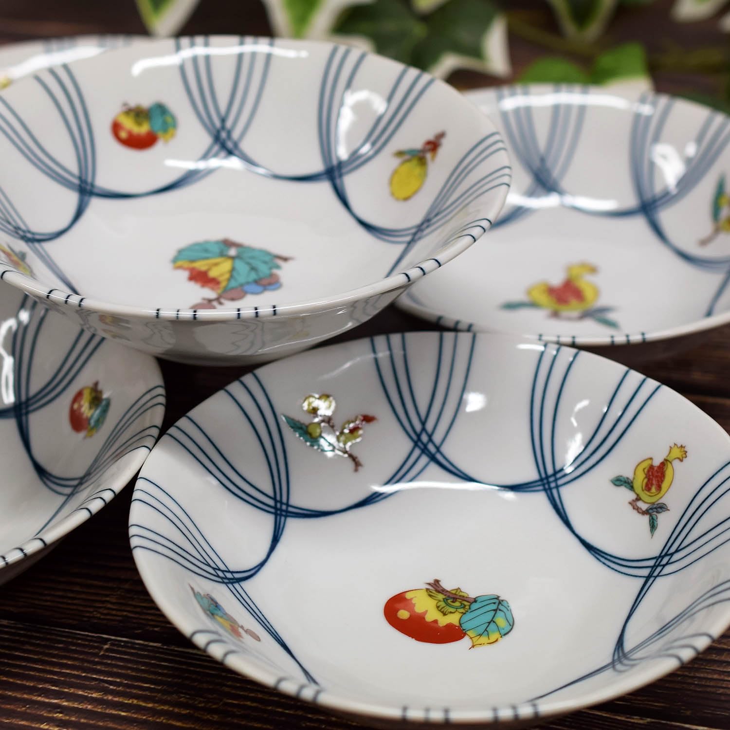 

Маленькие пиалы Waza no Kura, Стильные маленькие пиалы Кутани, Набор из 5 штук, с фруктовыми рисунками, Высококачественная керамика, Японская посуда, Сделано в Японии