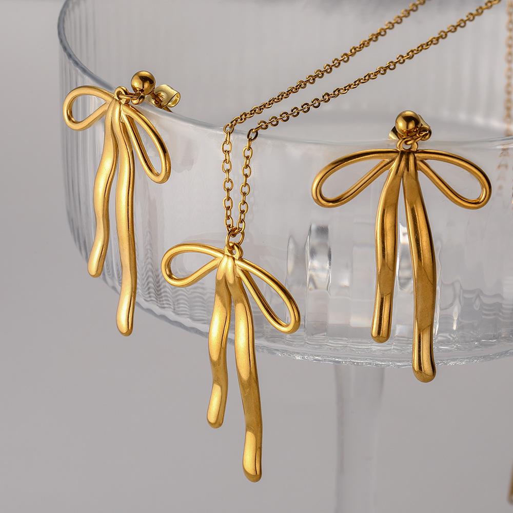 Retro Large Bow Necklace & 18K Gold-Plated Earrings Set