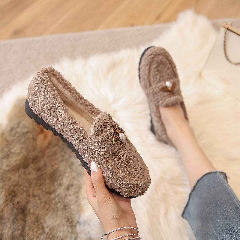 Fashion 2025 White Wool Loafers Women Plush Fur Flats Brand Cotton Shoes Ladies Winter Warm Lambswool Mocasines Femmes Sheep Fuzzy Boots