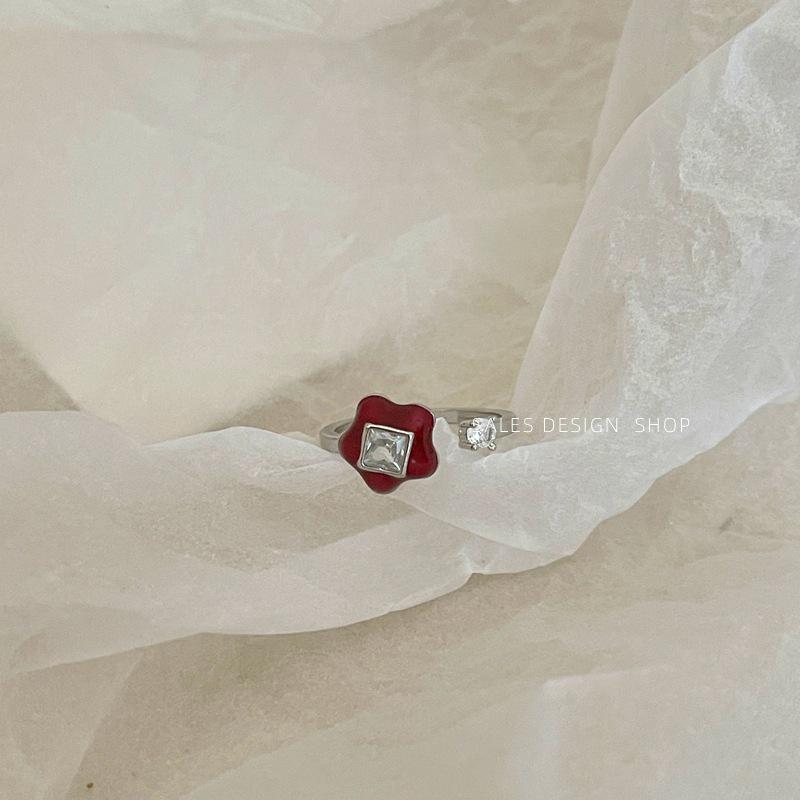 

Red Enamel Flower Open Ring - Elegant & Luxurious Design for Women