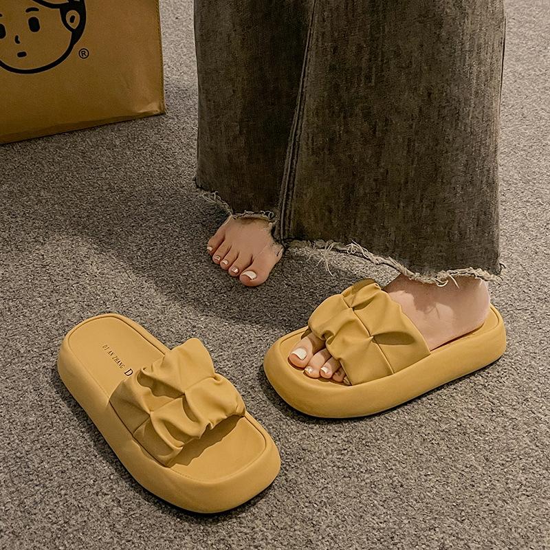 Flip-flops Summer Thick-soled Shoes Casual Beach Sandals and Fashionable Women's Flip-flops