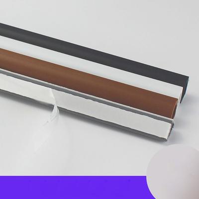Selbstklebende Dreieck-Bodenkabelabdeckung Langlebiger Anti-Extrusions-Kabelschutz Verlängerungskabelkanal-Schutz Kabelorganisator
