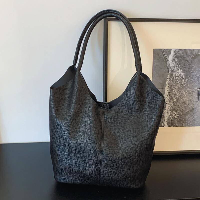 

Повседневная модная сумка большой вместимости женская летняя 2024 новая модная простая сумка через плечо для поездок на работу персонализированная сумка-тоут чёрный