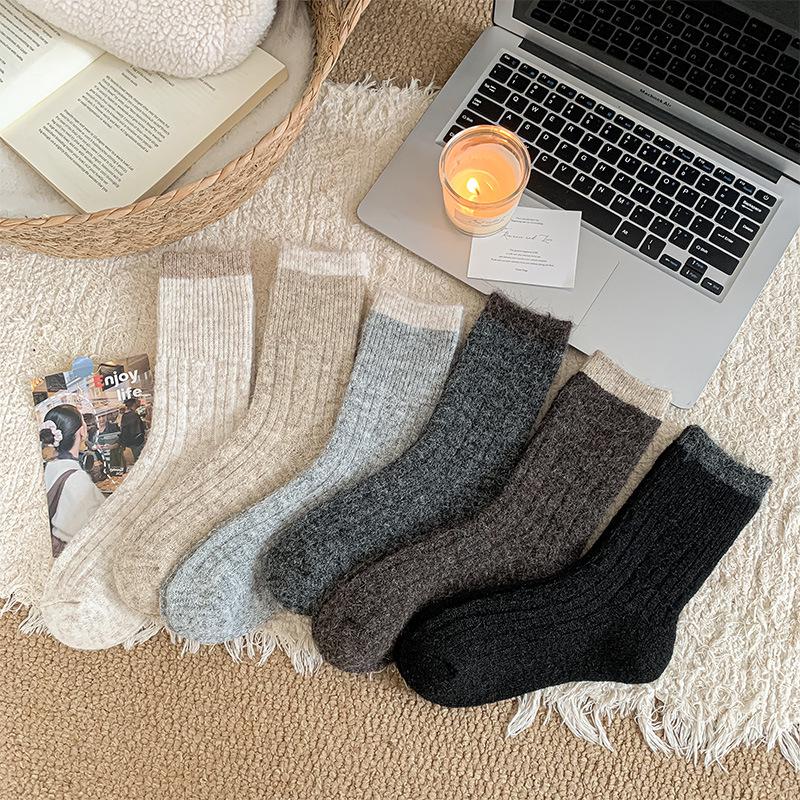 Korean Style Ribbed Color Block Mid-Calf Socks - Autumn/Winter Warmth, Retro Forest Academy Look