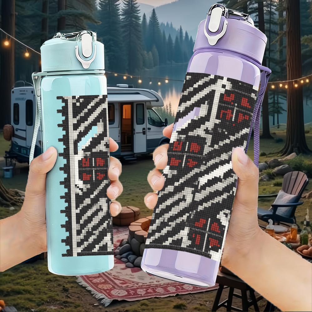 1PC Vintage Stamp Line Texture 750ml Color Plastic Sports Water Bottle Leakproof Flip Straw Lid For Sports Office Home Use