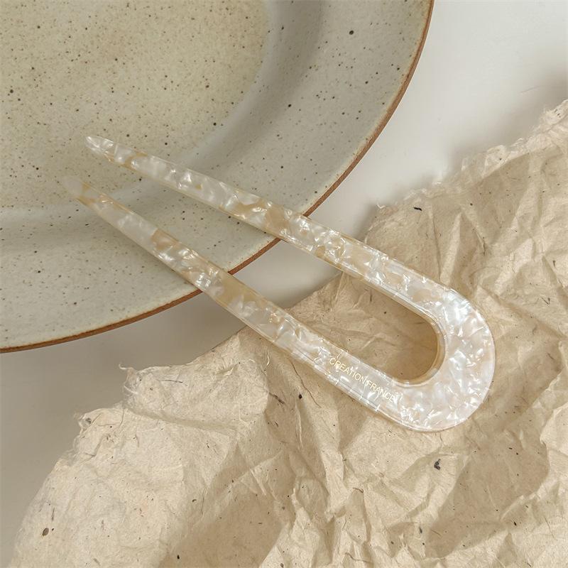 Elegant U-Shaped Acetate Hairpin for Women - High-End, Classic Large Hair Stick for Updos, Modern Design