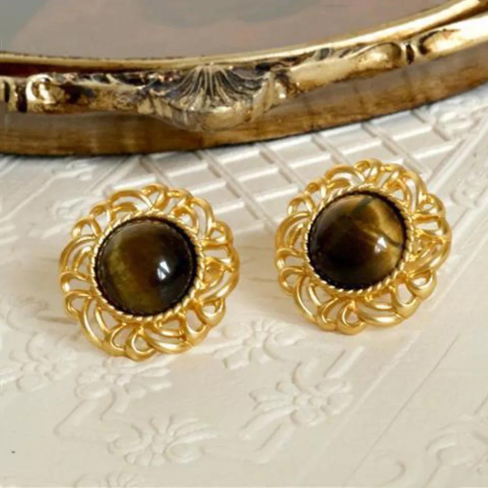 

Серьги-подвески с цветком и шармом для женщин, оригинальные, в стиле ретро, с камнем тигровый глаз , великолепные осенние серьги, банкетный циркон, подарки Gold