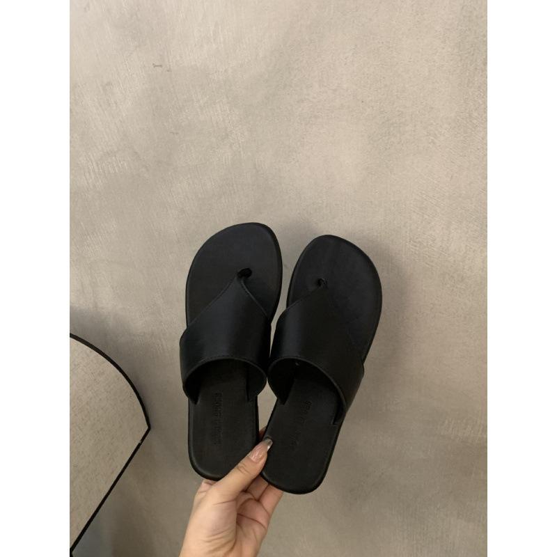 Popular 2025 women's summer round head flat bottom thick bottom comfortable foot flip-flops versatile slippers sandals