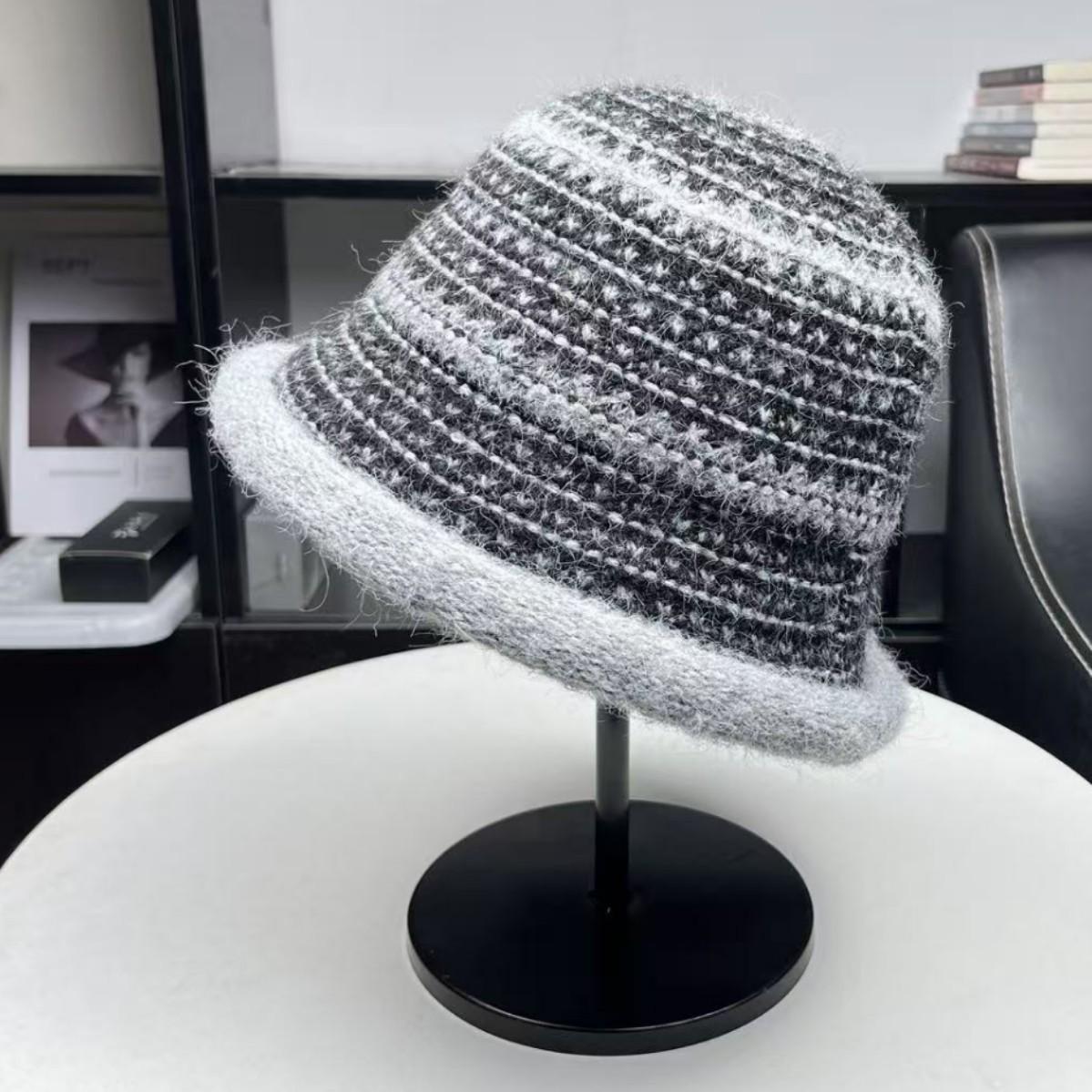 

High quality Internet celebrity knitted bucket hat versatile face small warm basin hat winter cold ear protection bucket hat female M（55-58cm）