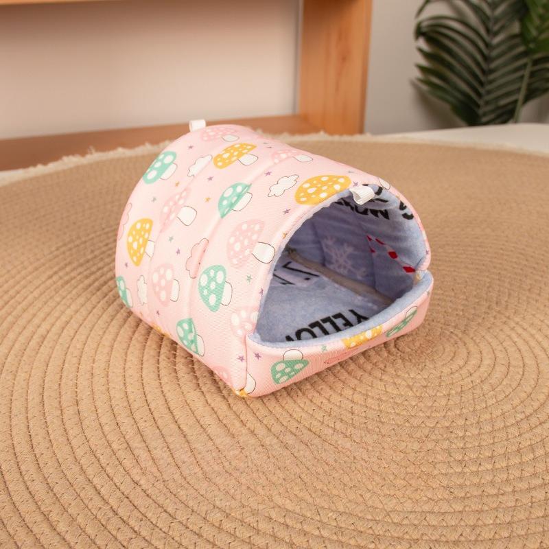 

Winter Small Animal Sleeping Bed Soft Rabbit Squirrel Comfortable Guinea Pig Nest Warm Mat Hamster House Guinea Pig Cage S