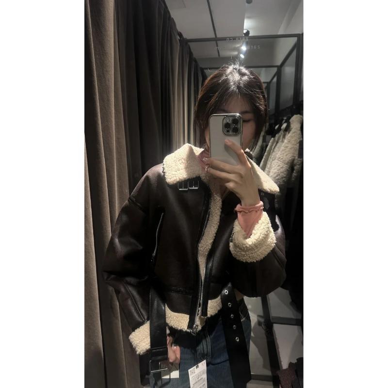 Winter Women's Street Wear Sheepskin Fur Bomber Jacket with Belt Motorcycle Thick Warm Sheepskin Overcoat Jacket