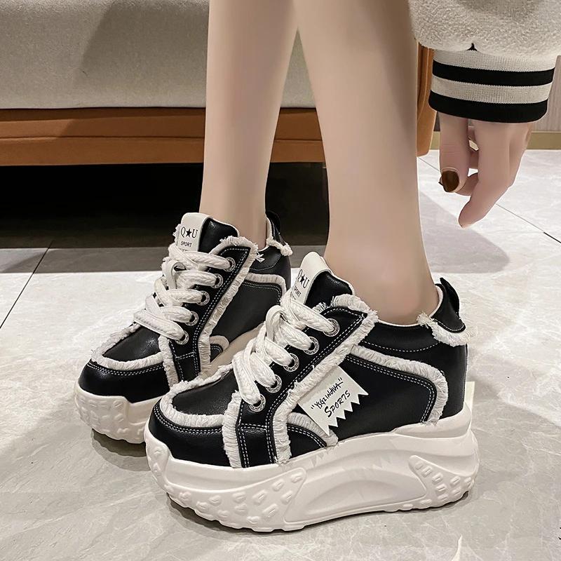 

Модные осенние женские туфли на платформе, танкетка 10 см, повседневная обувь, увеличивающая рост, белые черные кроссовки, женская кожаная обувь, новинка 38