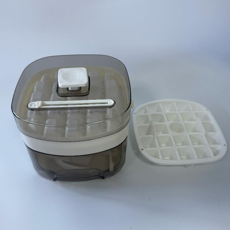 Food Grade Press Ice Maker With Handle Portable Easy Release Ice Cube Mold For Household Use Homemade Ice Storage Container