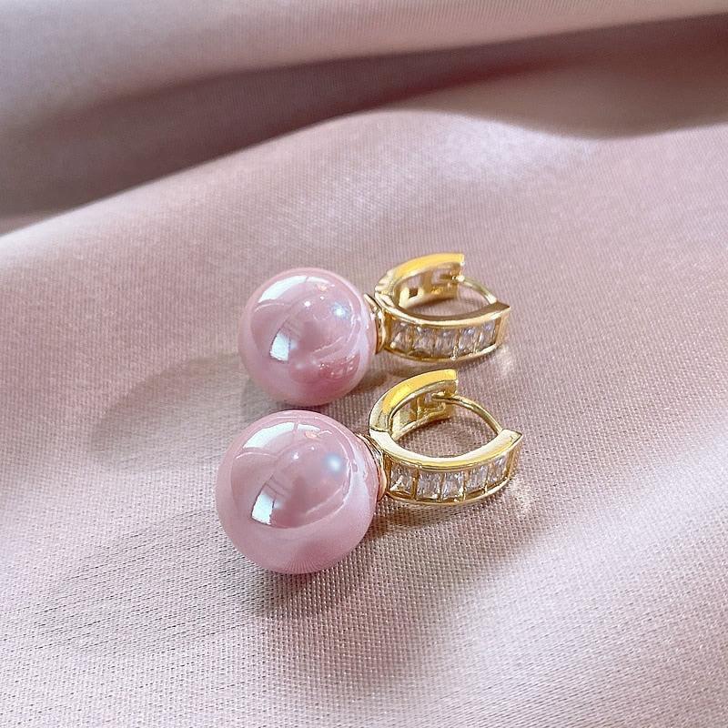 Pendientes de perlas de imitación dulces de color rosa/blanco para mujer, aretes de perlas simuladas de lujo de color dorado, joyería femenina de moda