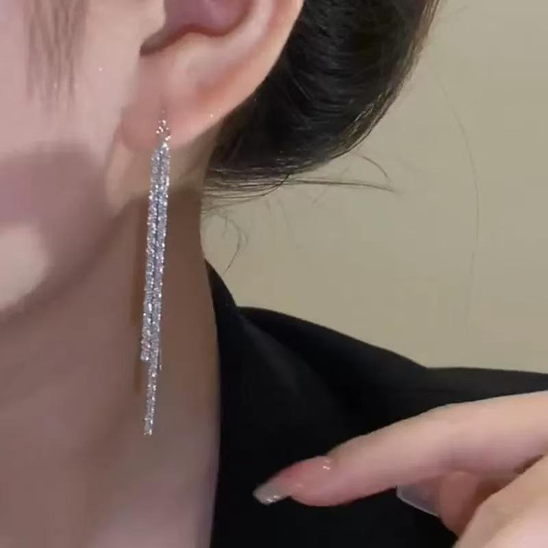 Elegant Baby's Breath Tassel Threader Earrings: Chic, Exquisite, Dazzling, Long Design for Women