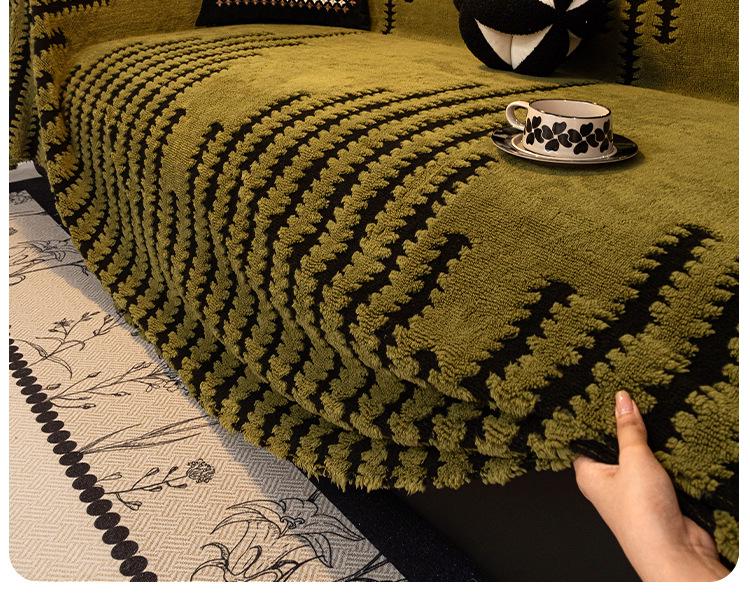 2025 High-End Plush Sofa Towel: Full-Wrap Thickened Cover for Spring & Autumn