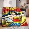1 stuks Wonder Woman, Superhelden Deken Polyester Vezel, Comfort voor Alle Seizoenen voor Bank, Bed, Kantoor, Auto, Kamperen Ideale Huisdecoratie & Cadeau, Kantoorcomfort