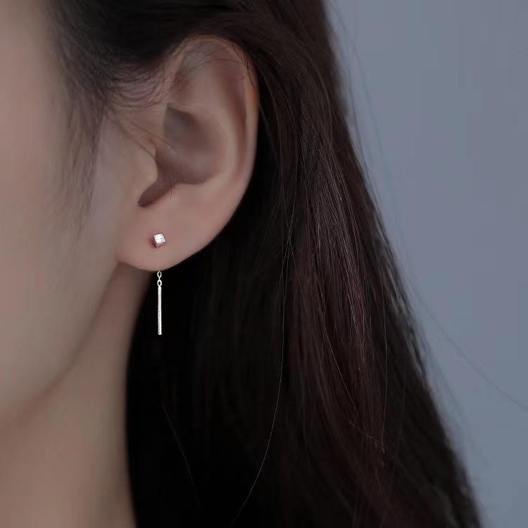 Silver Needle Square Tassel Stud Earrings - Niche High-End INS Style Design 3cm Line Length