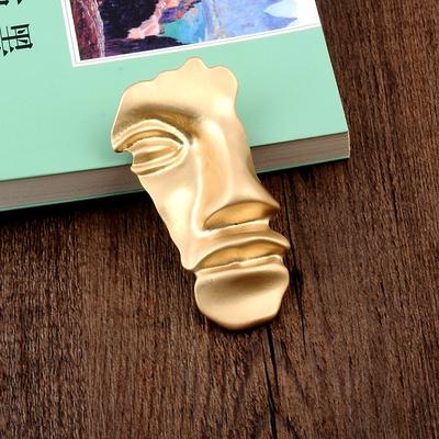 Kopf Brosche Goldfarben Halb-Mensch Gesichtsmaske Netz Rot Anzug Zubehör Broschen