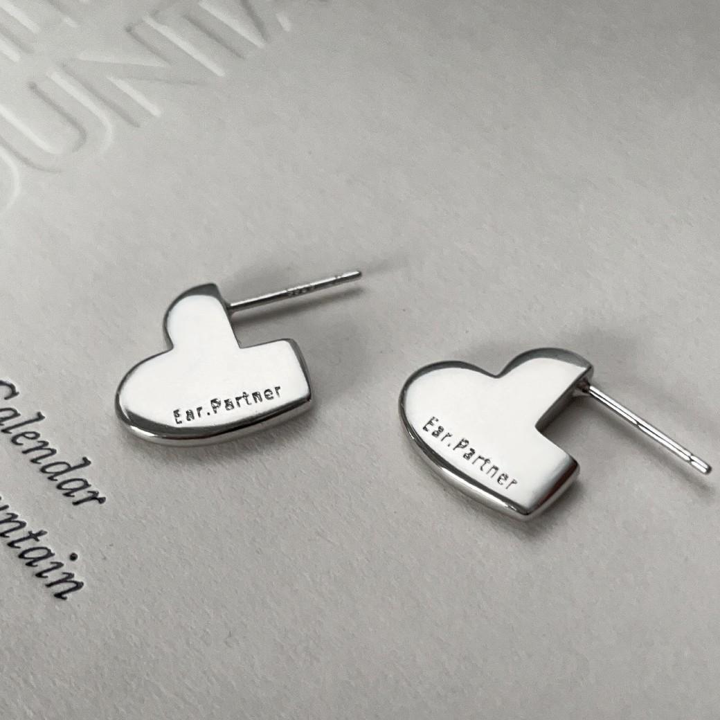 

ins стиль личность любовь серьги-гвоздики женский минималистский дизайн 925 серебряная игла темперамент мода высокое чувство ювелирные изделия 925 silver needle