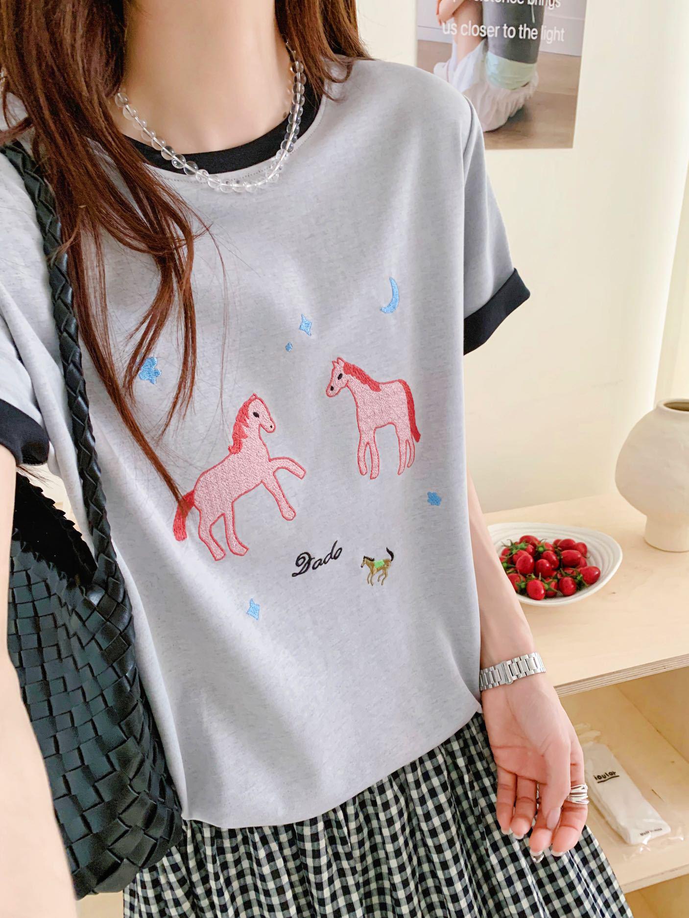 

Korean Style Horse Embroidery Color Block T-shirt - Women s Loose Round Neck, Short Sleeve, Pure Cotton, Summer Casual Top One size светло-серый