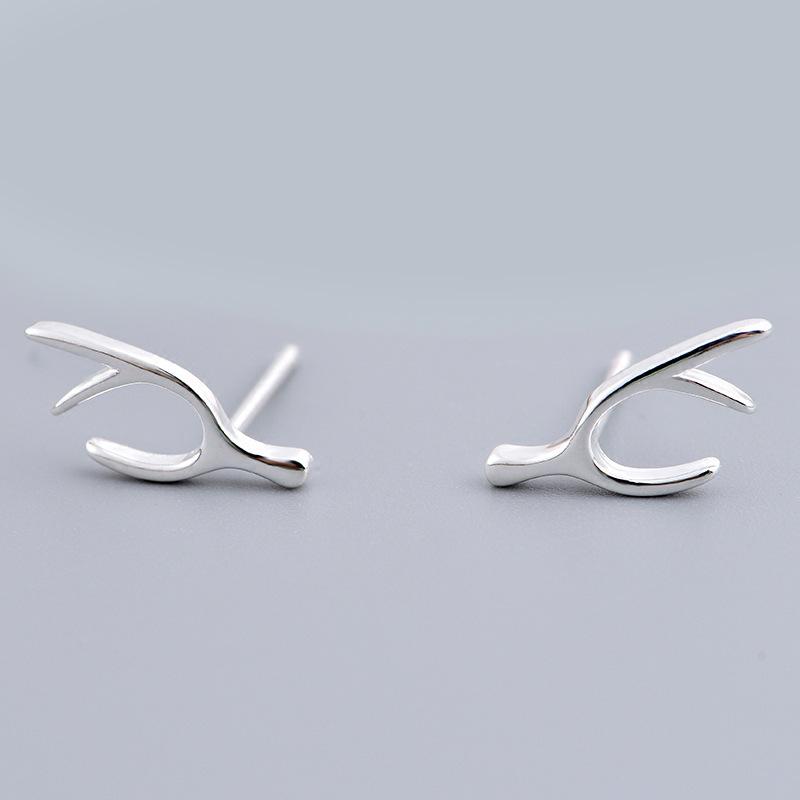 

Mori-Style Antler Earrings: Artistic Korean-Inspired Sweet & Versatile Accessory for Students, Christmas Gift, Elegant & Unique Design.