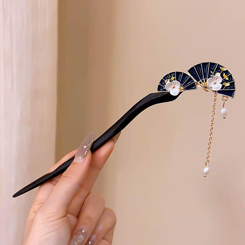 

Деревянная шпилька для волос «Ретро Магнолия» 2024 года с кисточкой из ландыша: Простой аксессуар для пучка для ханьфу и чонсама