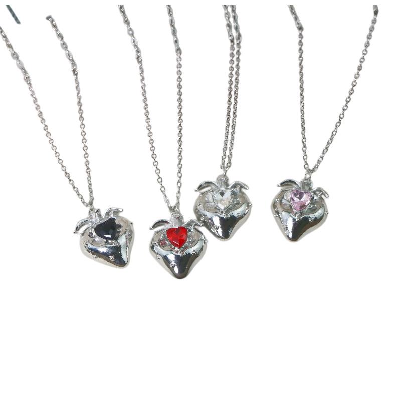 European & American Stainless Steel Strawberry & Peach Heart Women's Clavicle Necklace