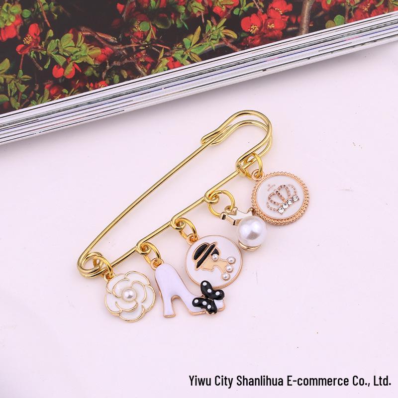 Women's Lipstick Brooch: Versatile Alloy Hat/Bag Pin Accessory